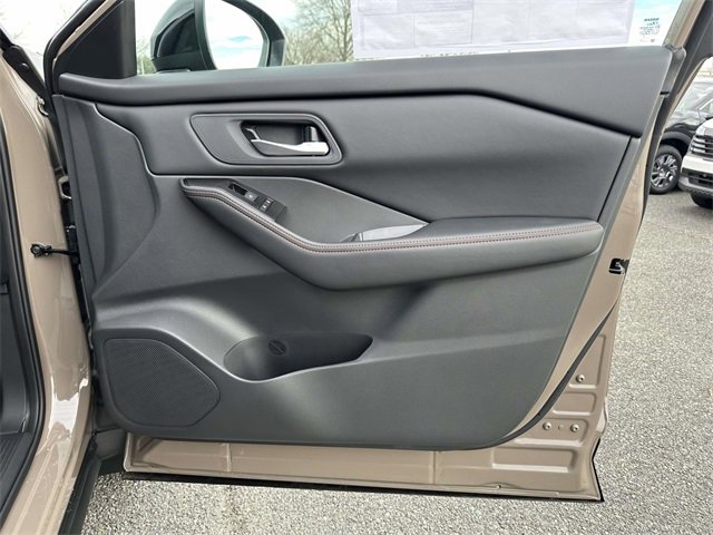 New 2026 Nissan Rogue Rock Creek image 8