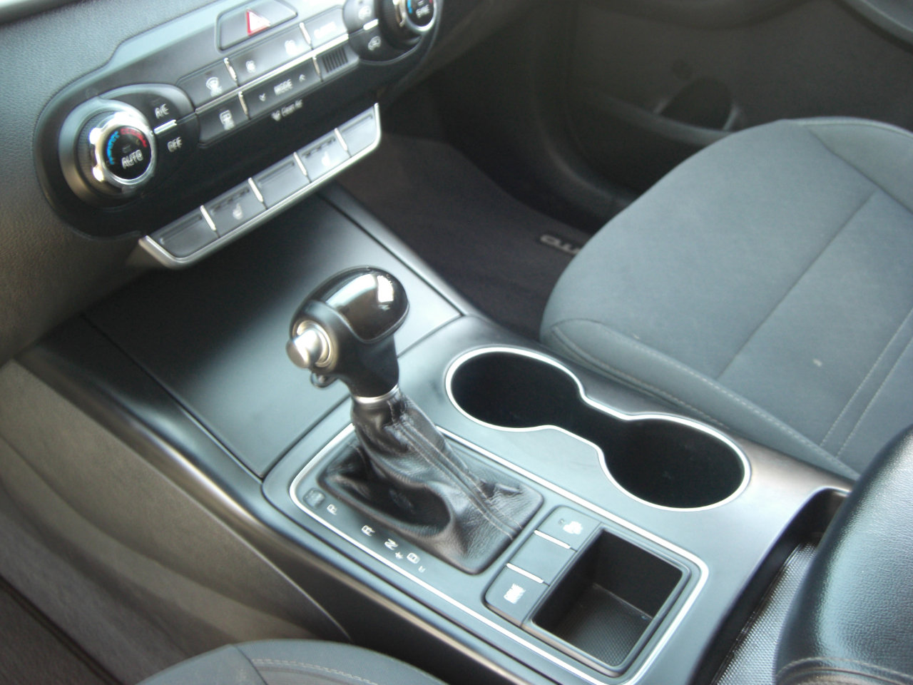 Used 2017 Kia Sorento LX w/ LX Convenience Package image 5