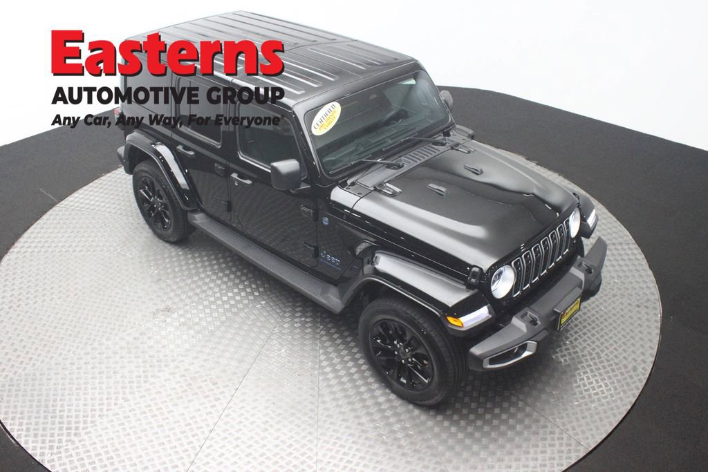 Used 2025 Jeep Wrangler Unlimited Sahara AWD/4WD image 3
