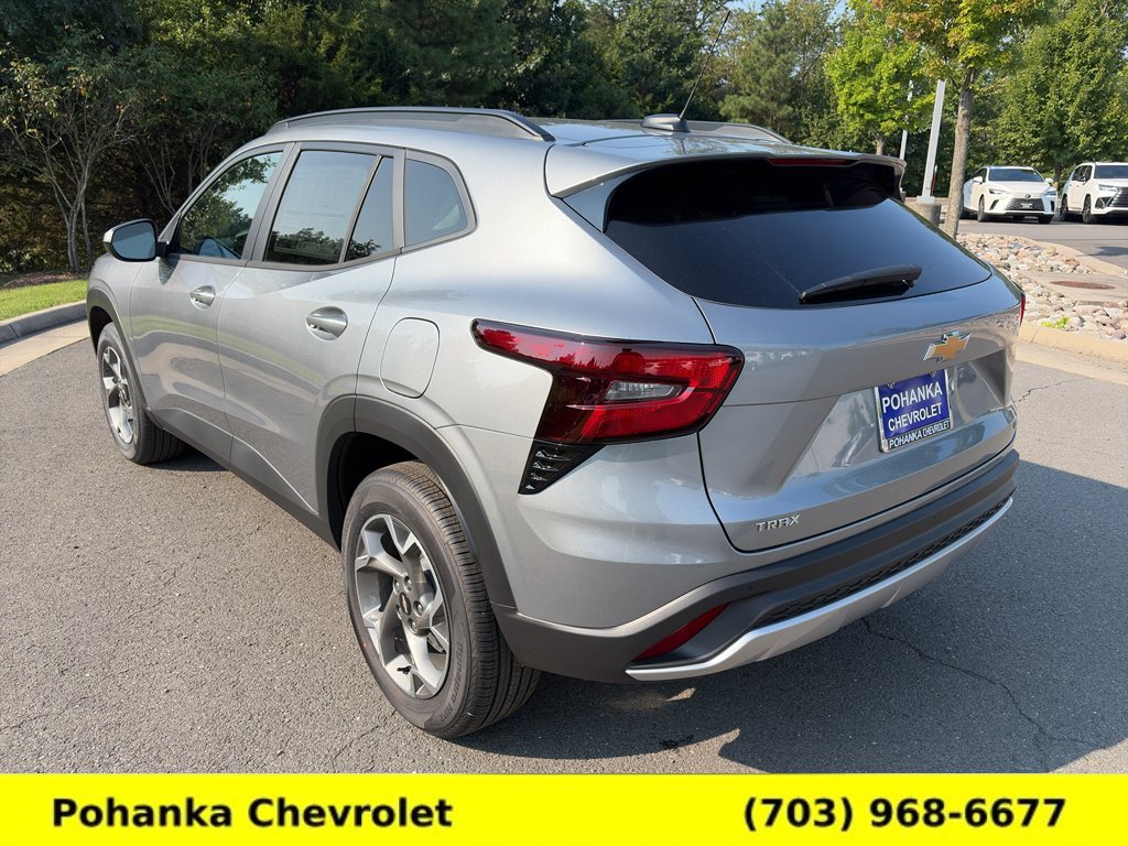 New 2026 Chevrolet Trax LT w/ Driver Confidence Package FWD image 5