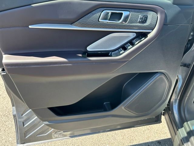 New 2026 Ford Explorer Platinum image 10