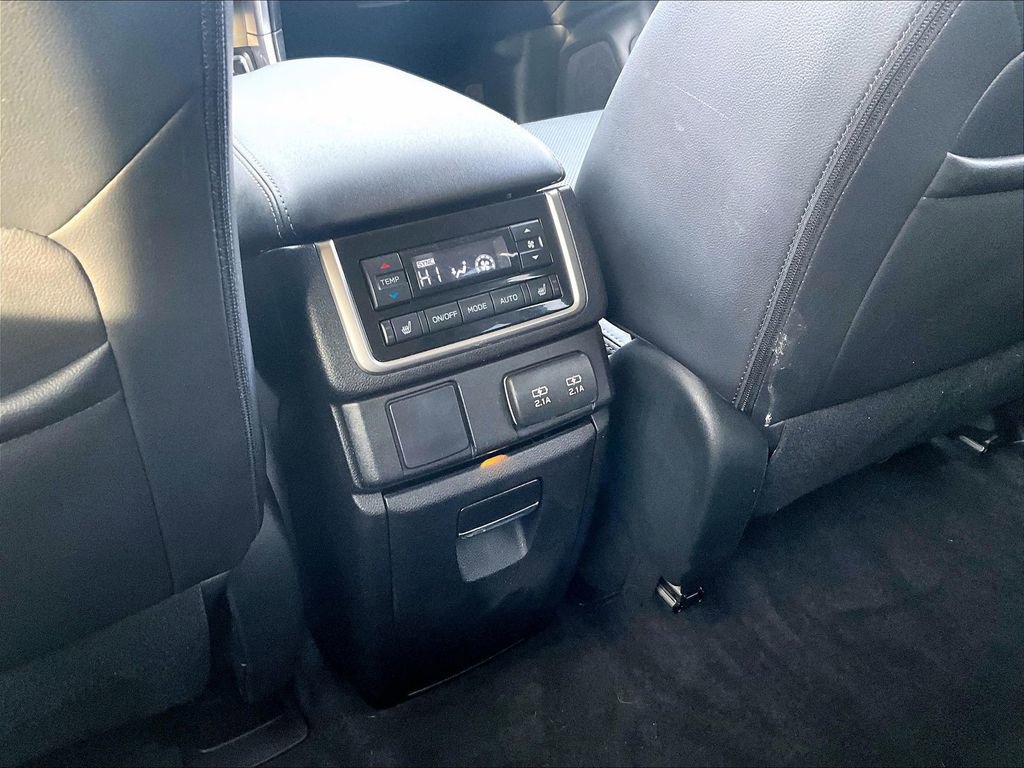 Used 2022 Subaru Ascent Limited image 30