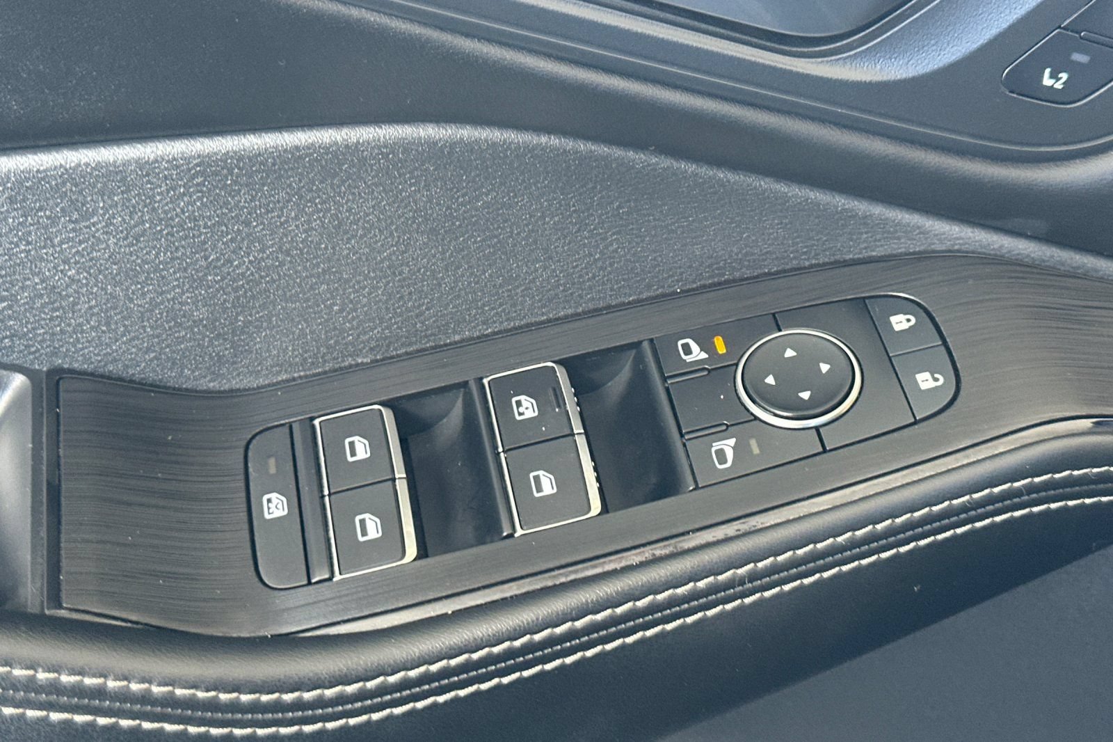 Used 2023 Nissan Rogue SL w/ SL Premium Package FWD image 12