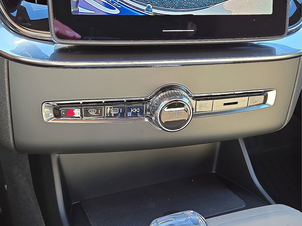 New 2026 Volvo XC90 B5 Core image 27