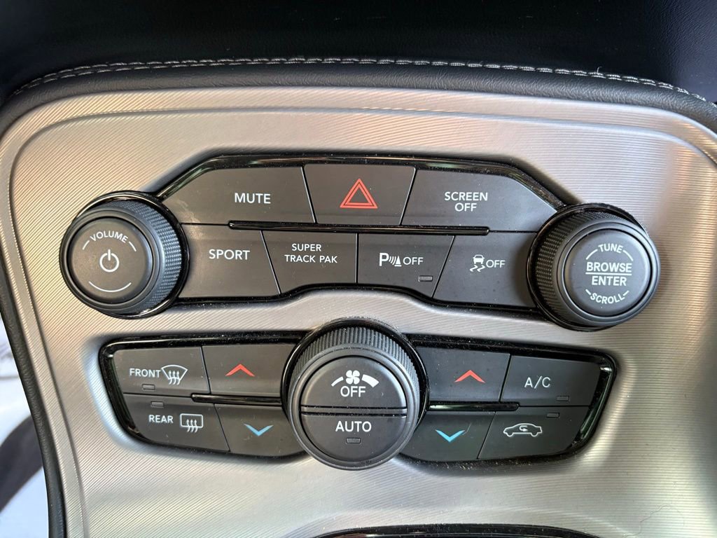 Used 2023 Dodge Challenger R/T w/ Plus Package image 34