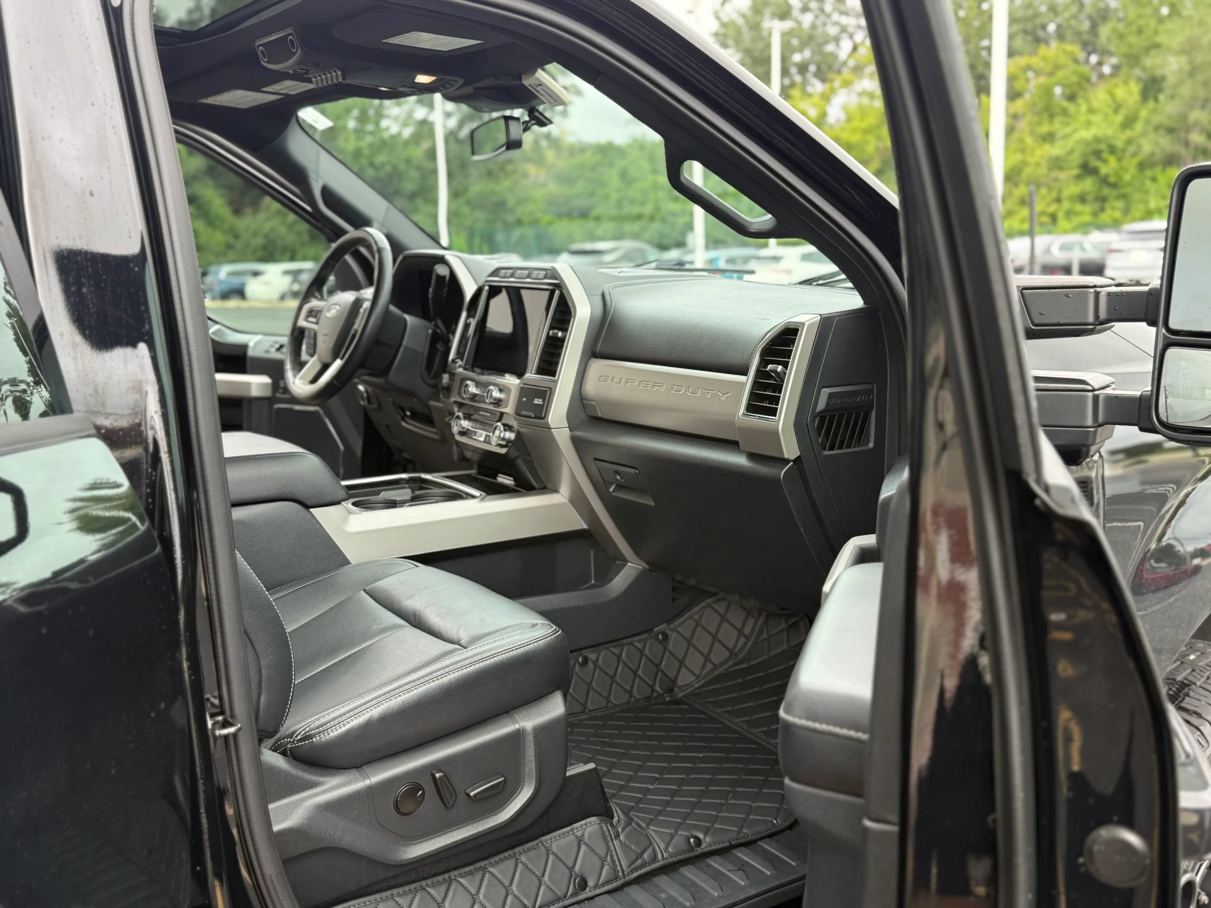 Used 2022 Ford F250 Lariat w/ Lariat Ultimate Package AWD/4WD image 20
