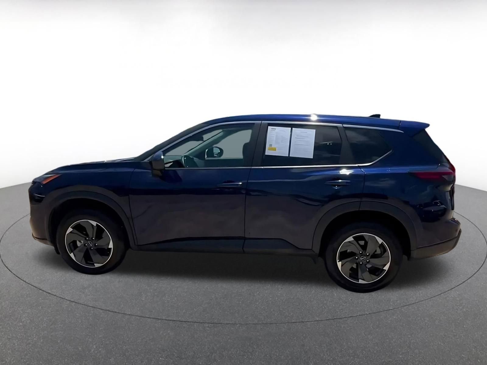 Used 2025 Nissan Rogue SV AWD/4WD image 9