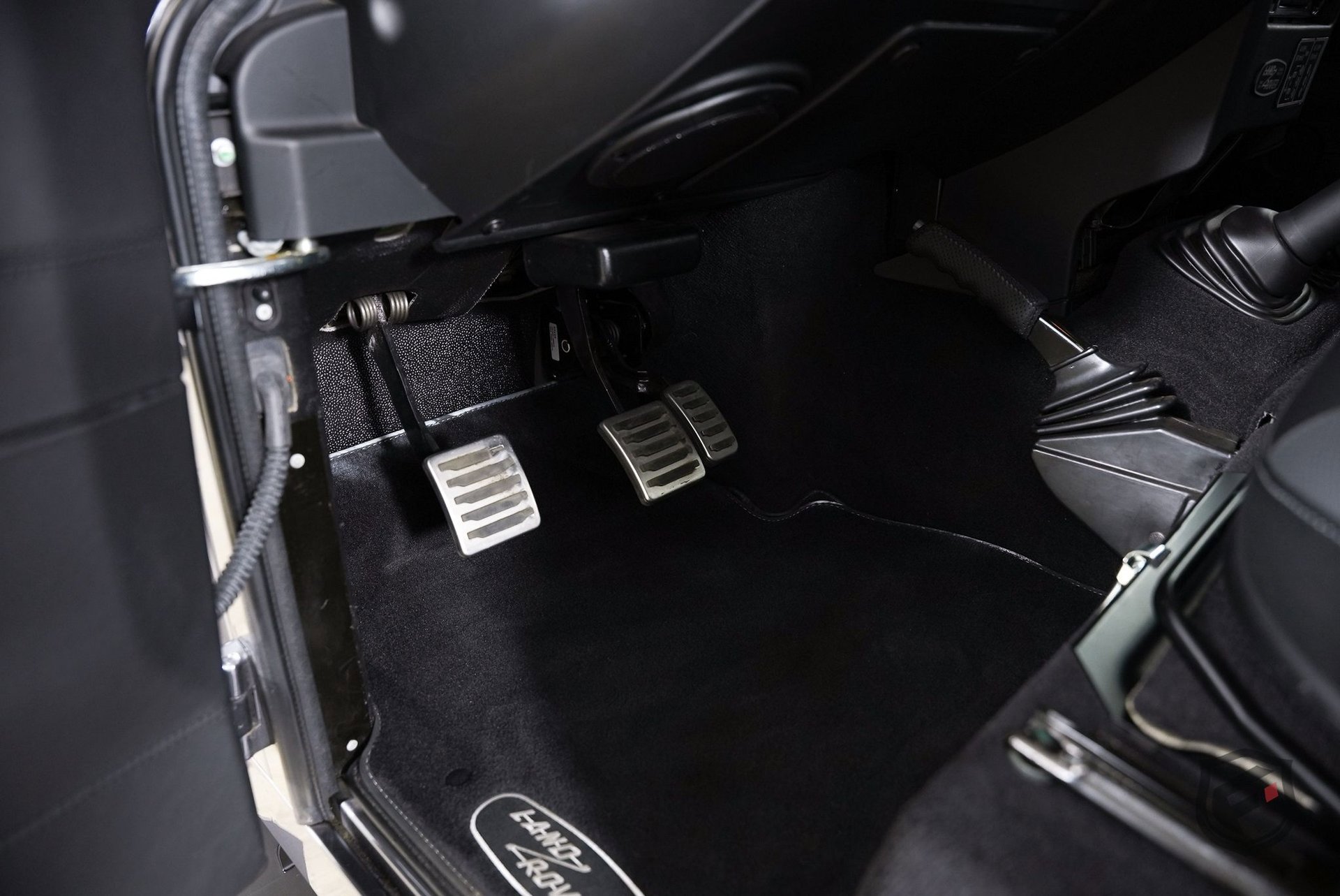 Used 1991 Land Rover Defender 110 image 21