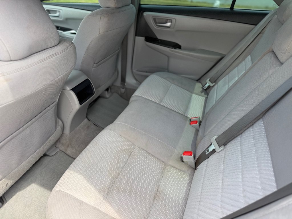 Used 2017 Toyota Camry LE FWD image 17