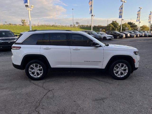 Used 2023 Jeep Grand Cherokee Limited AWD/4WD image 11