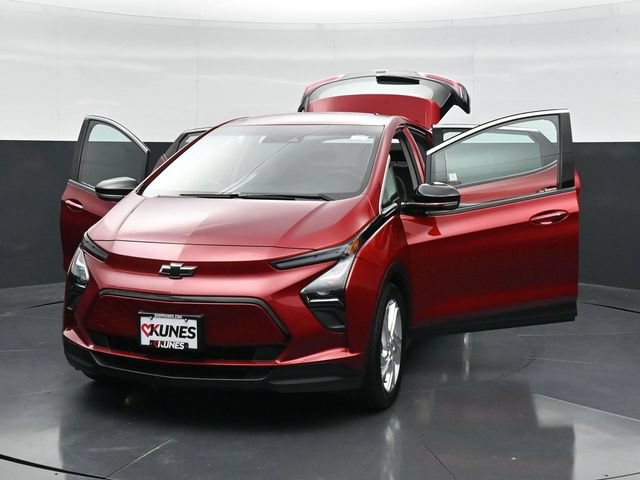 Used 2023 Chevrolet Bolt LT FWD image 48