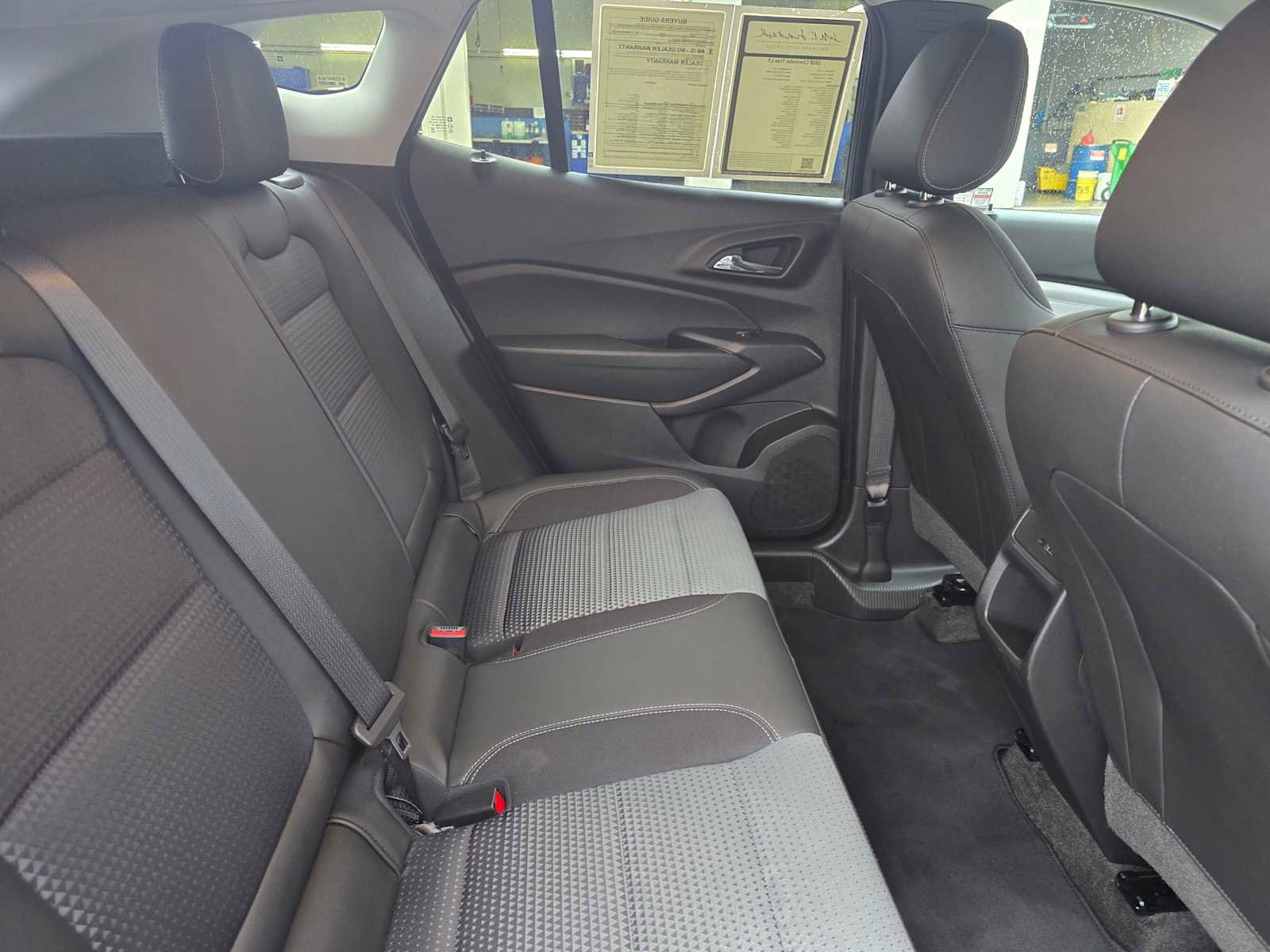 Used 2025 Chevrolet Trax LT image 12