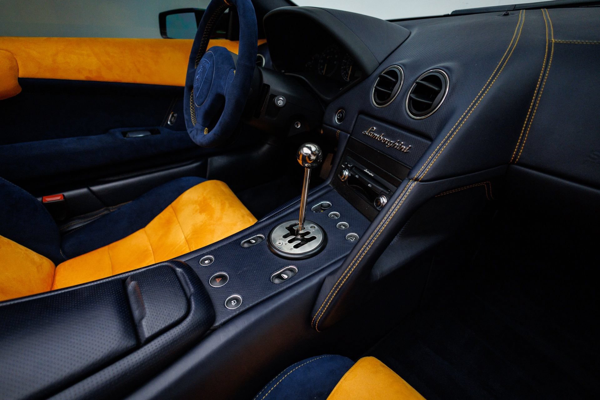 Used 2005 Lamborghini Murcielago Roadster AWD/4WD image 42
