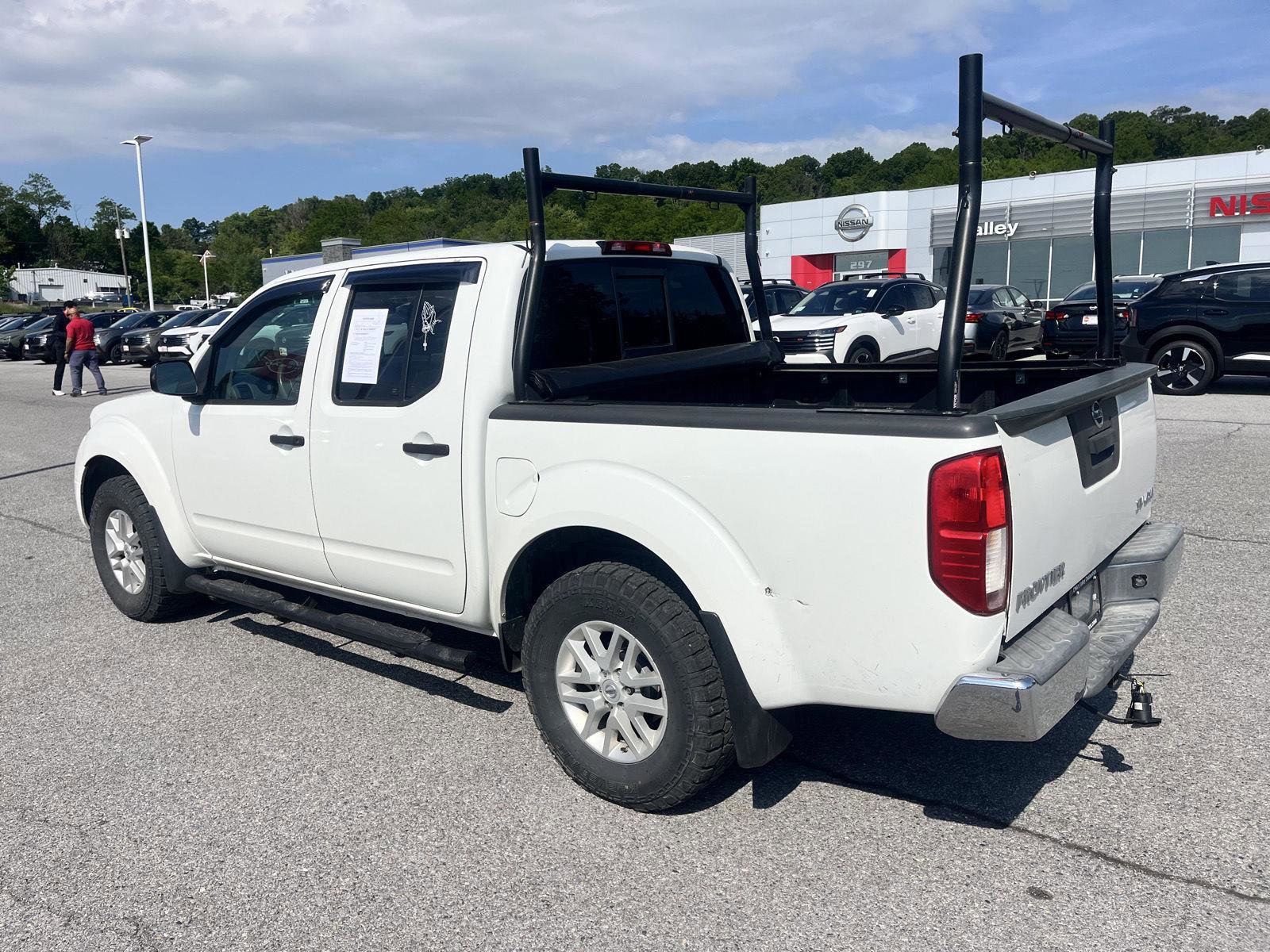 Used 2018 Nissan Frontier SV AWD/4WD image 5