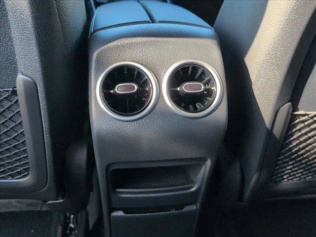 Used 2025 Mercedes-Benz GLB 250 image 17