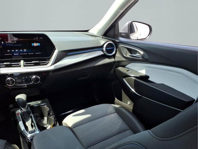 Used 2025 Chevrolet Trax LT w/ Driver Confidence Package FWD image 9