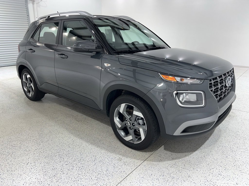 Used 2024 Hyundai Venue SEL image 7
