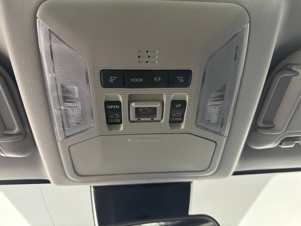 Used 2022 Toyota RAV4 XLE Premium FWD image 30