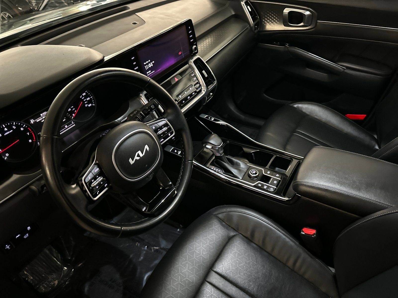 Certified 2022 Kia Sorento SX image 12