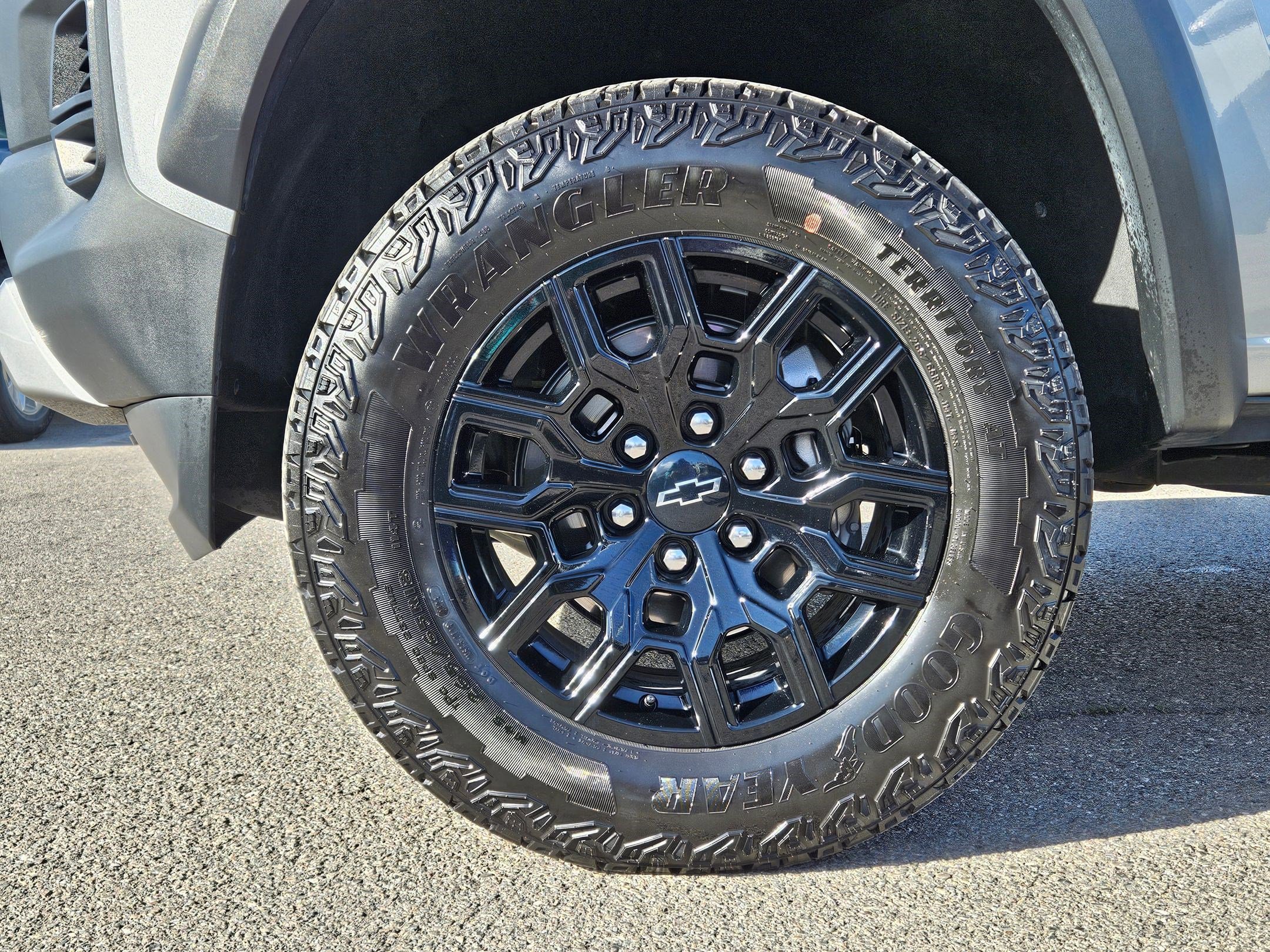 Used 2023 Chevrolet Colorado Trail Boss w/ Advanced Trailering Package image 11
