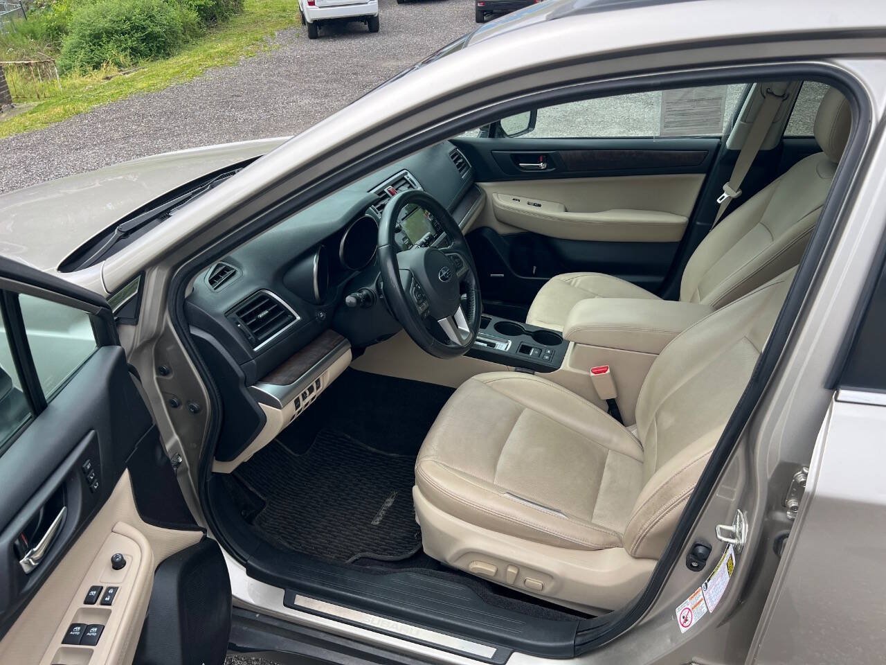 Used 2016 Subaru Outback 2.5i Limited AWD/4WD image 21