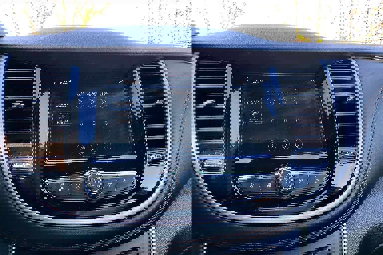 Used 2019 Chevrolet Trax LT w/ LT Convenience Package image 33