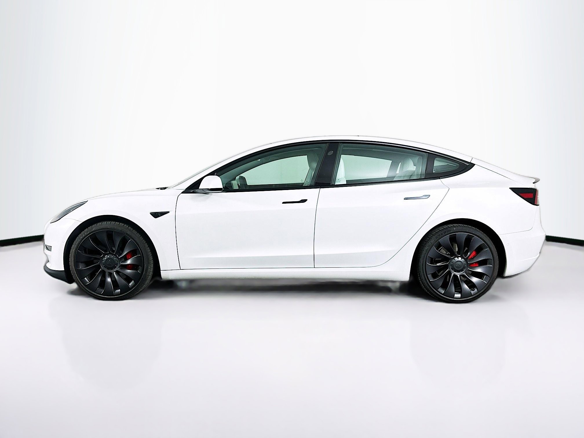 Used 2021 Tesla Model 3 Performance image 4
