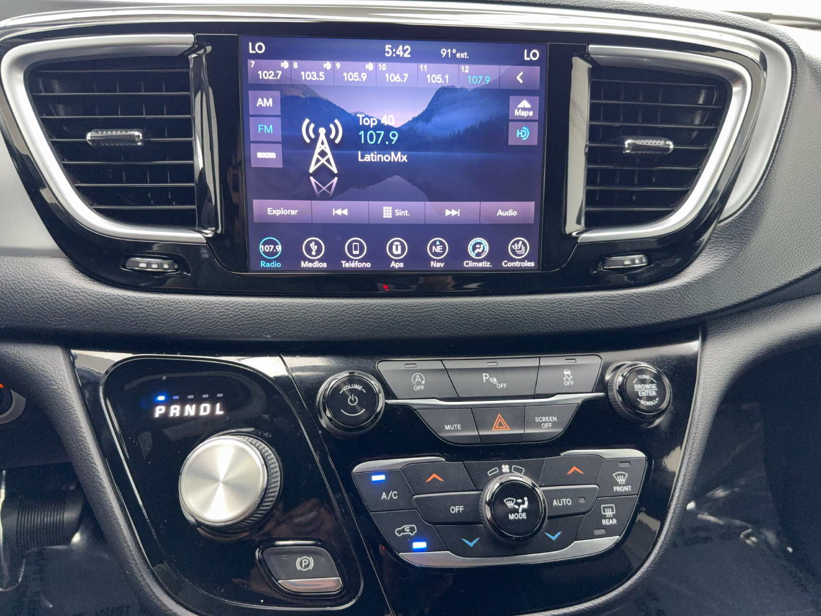 Used 2019 Chrysler Pacifica Touring-L Plus w/ S Appearance Package FWD image 25