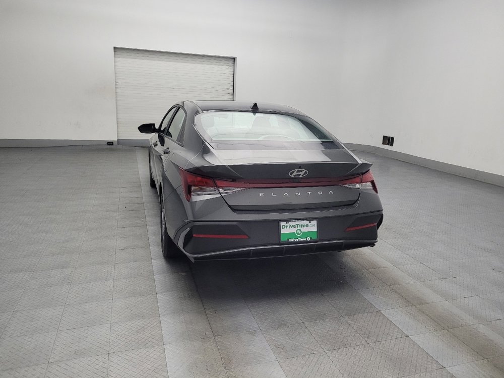 Used 2024 Hyundai Elantra SEL image 5
