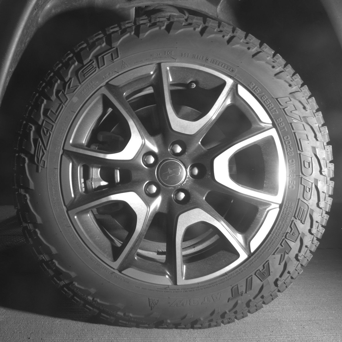 Used 2025 Jeep Compass Trailhawk image 12