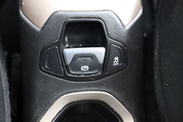 Used 2016 Jeep Renegade Latitude image 25