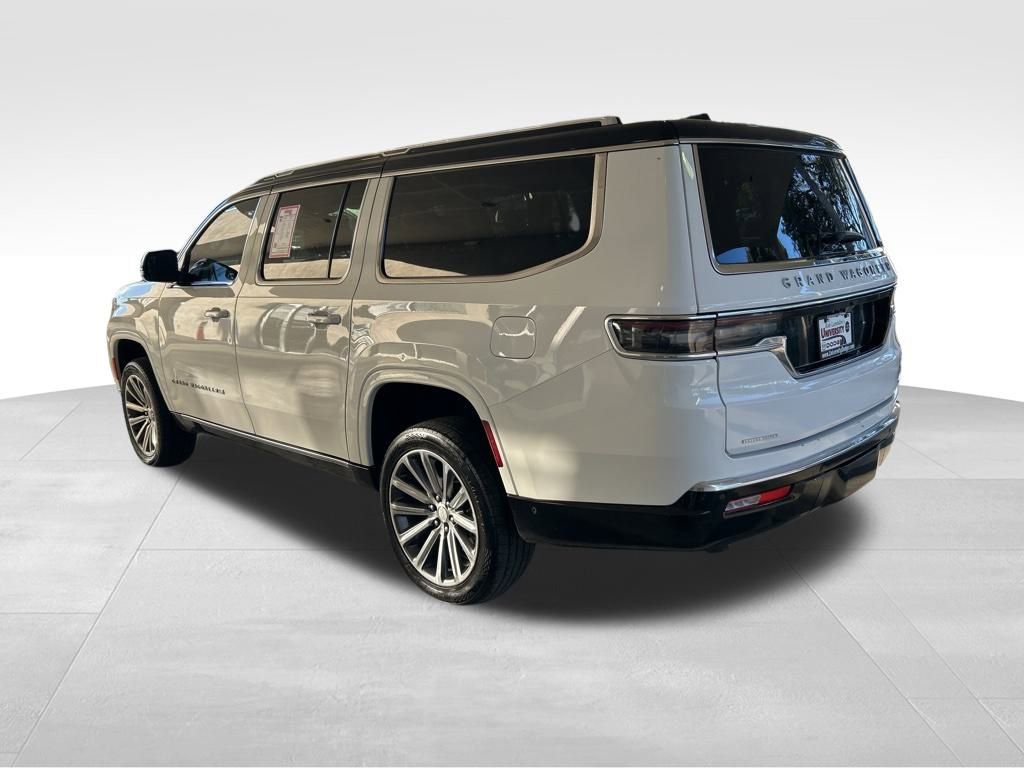 Used 2023 Jeep Grand Wagoneer L Series II image 4