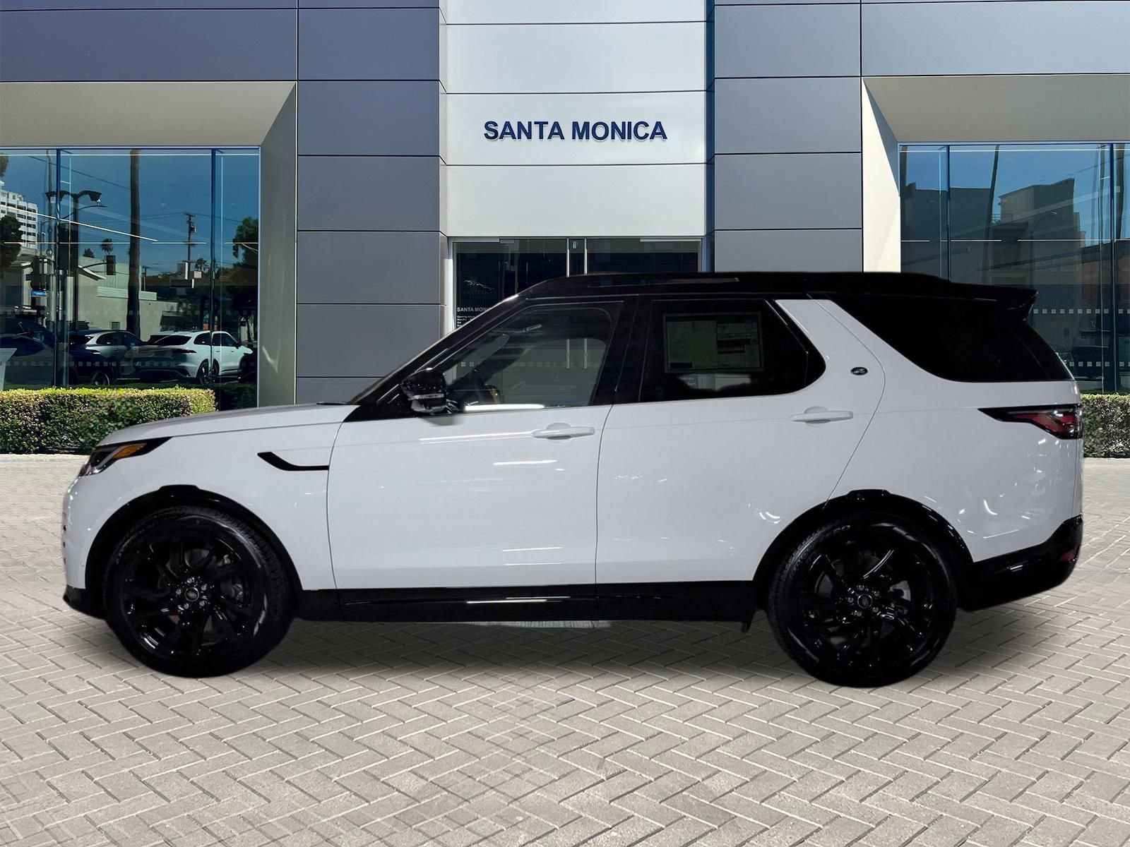 New 2025 Land Rover Discovery Dynamic SE image 5