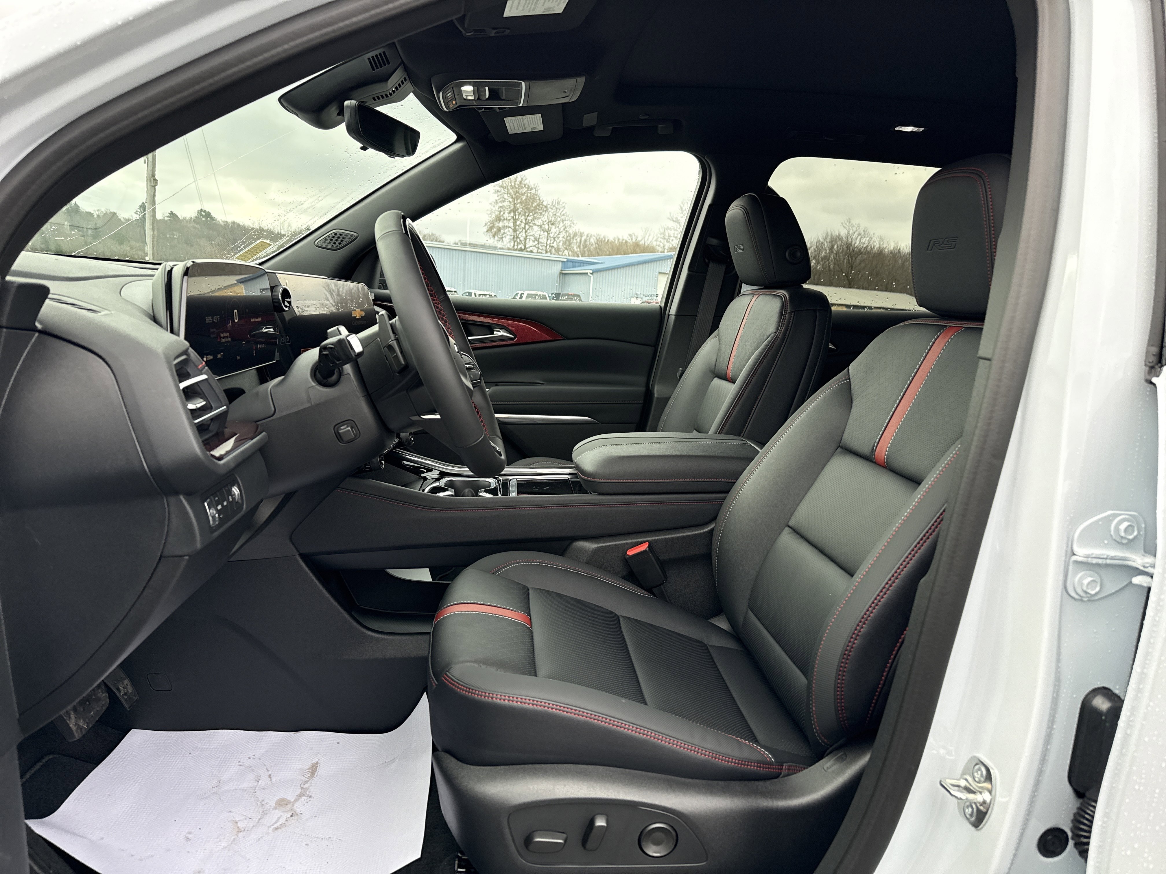 New 2026 Chevrolet Traverse RS w/ LPO, Floor Liner Package image 12