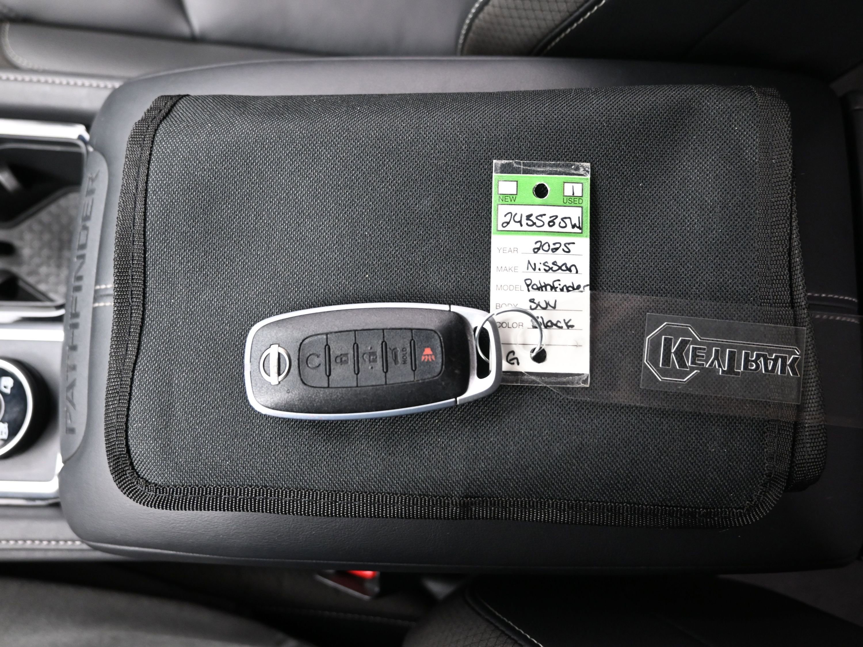 Used 2025 Nissan Pathfinder SL image 20