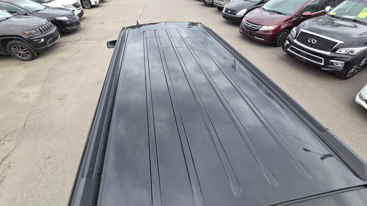 Used 2019 Chevrolet Suburban LT AWD/4WD image 12