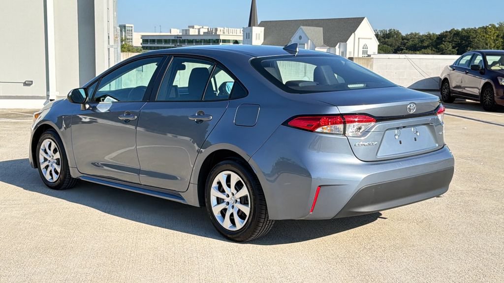 Used 2026 Toyota Corolla LE FWD image 3