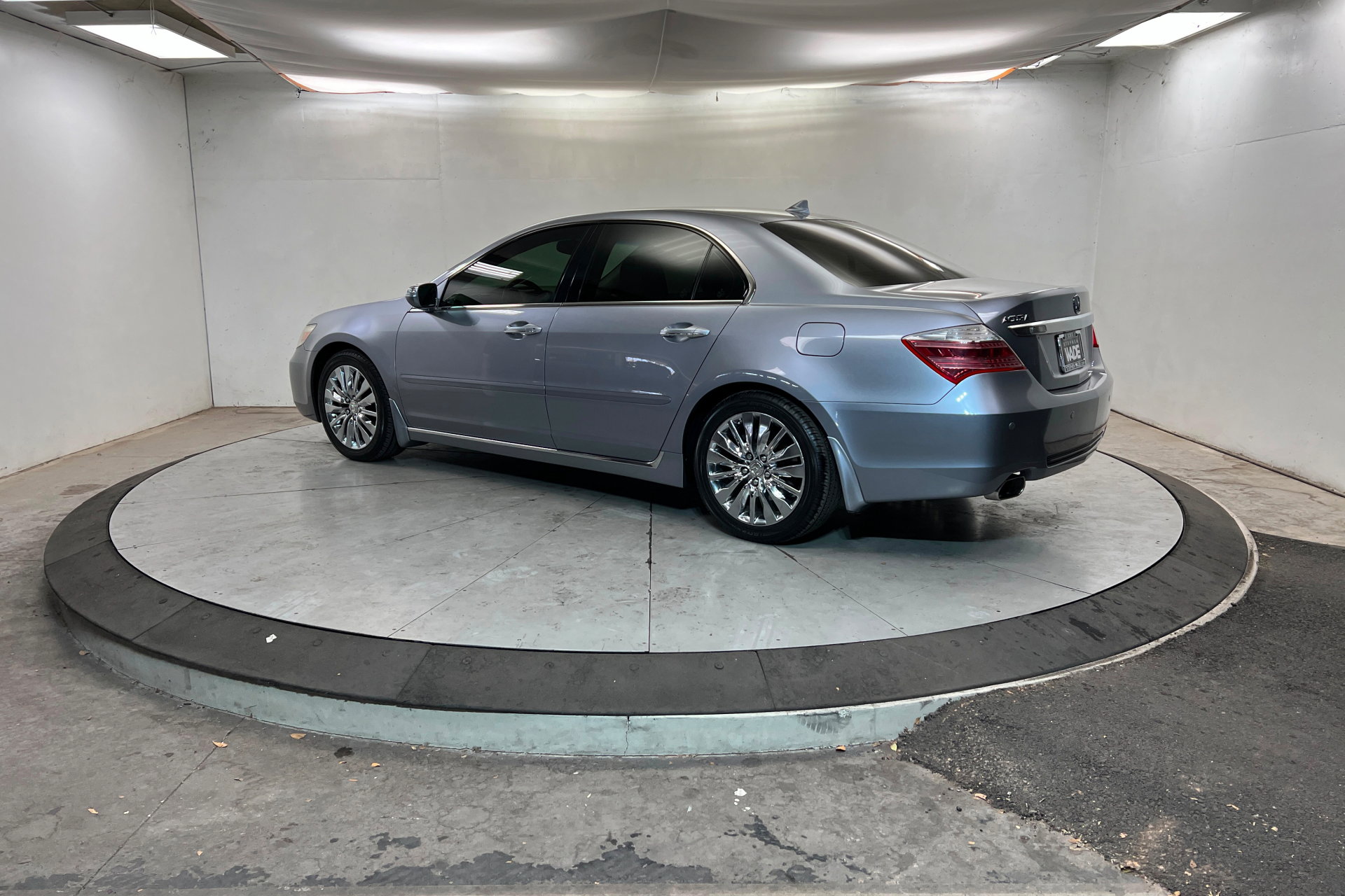 Used 2011 Acura RL image 3