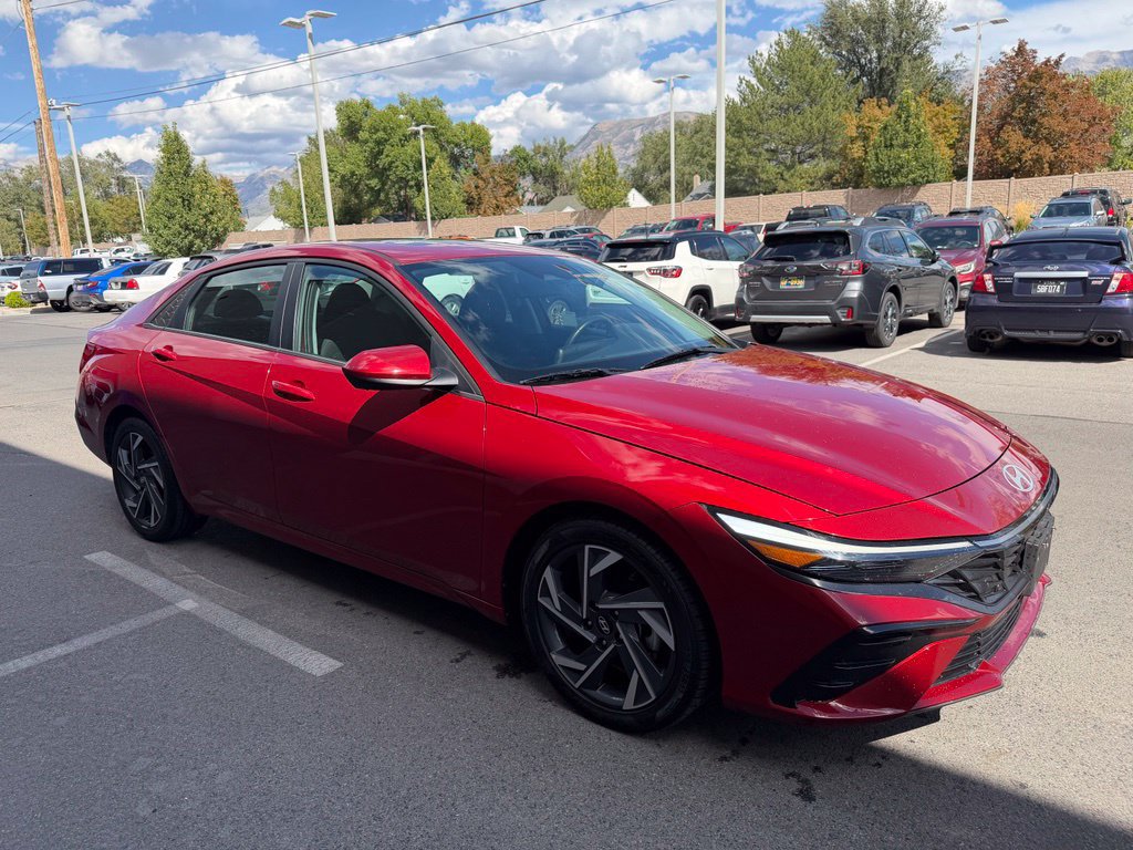 Used 2025 Hyundai Elantra SEL FWD image 6