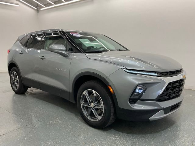 Used 2025 Chevrolet Blazer LT FWD image 8