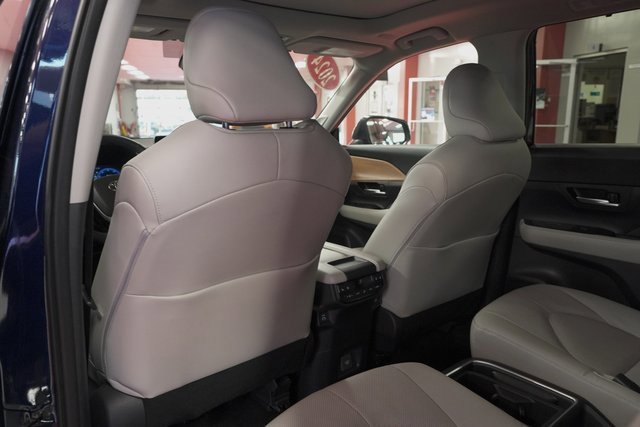 Used 2024 Toyota Grand Highlander Platinum image 23