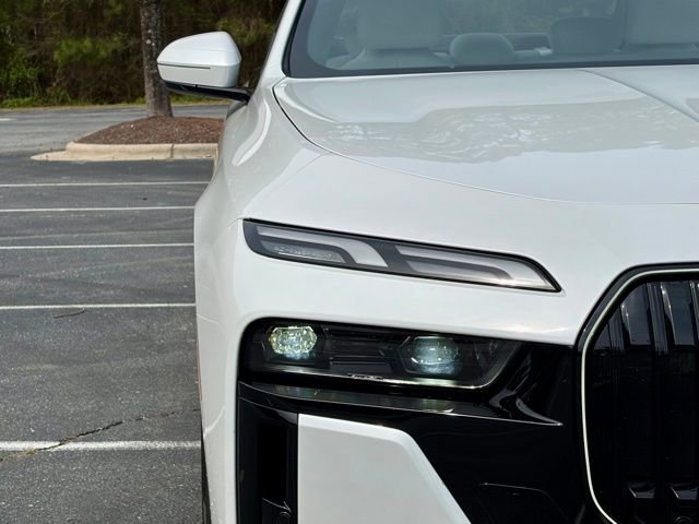 Used 2025 BMW 740i w/ Premium Package image 13