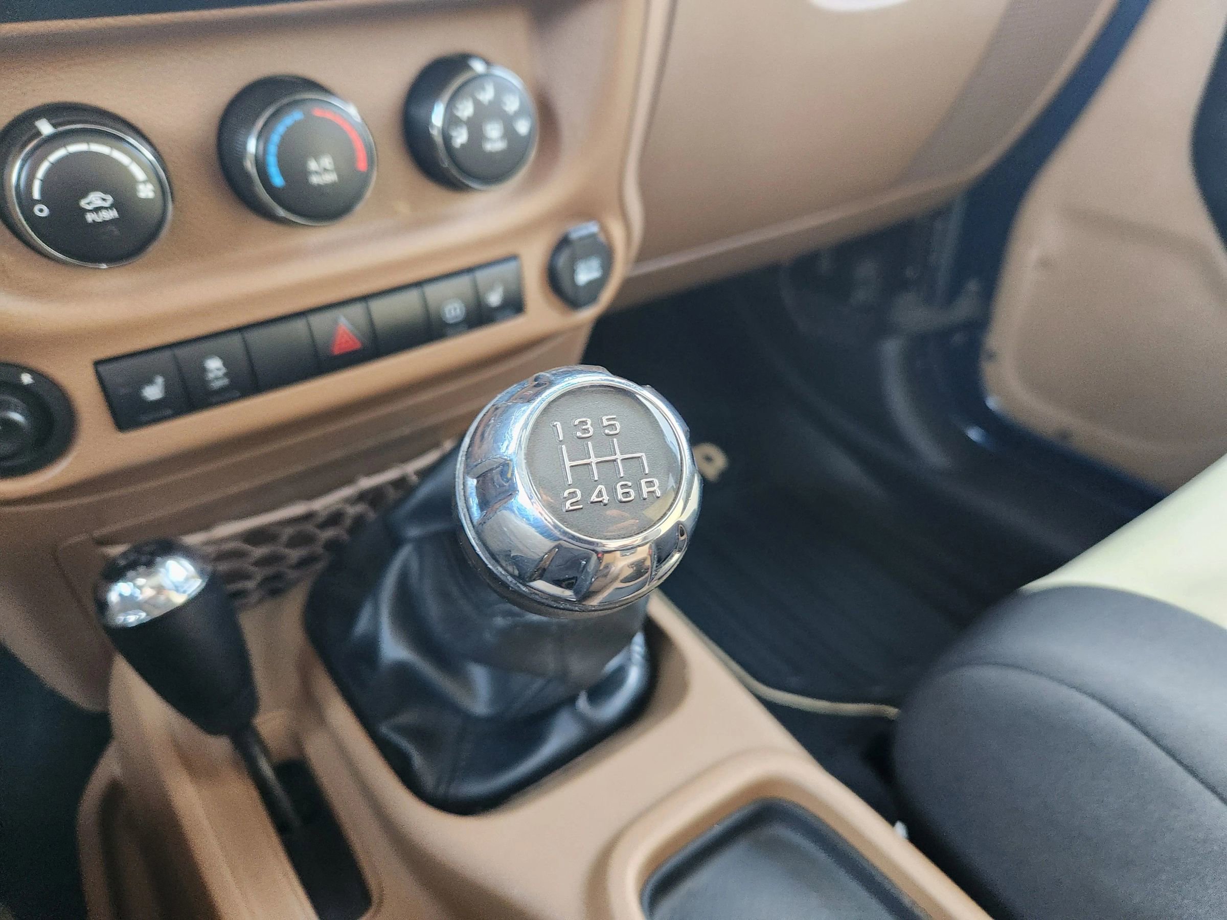 Used 2012 Jeep Wrangler Rubicon w/ Dual Top Group image 39