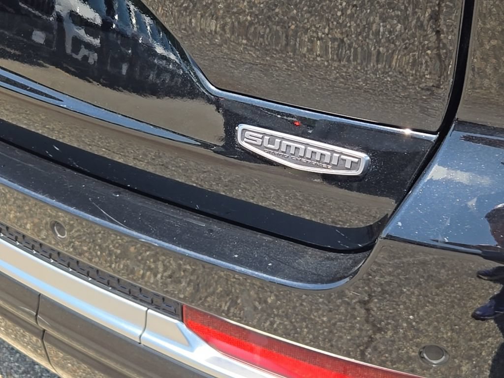 Certified 2023 Jeep Grand Cherokee Summit AWD/4WD image 10