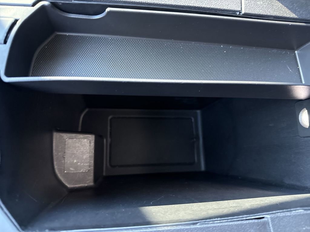 Used 2024 GMC Terrain SLE image 34