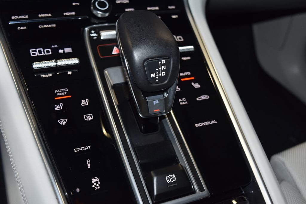 Used 2023 Porsche Panamera 4 Platinum Edition image 17