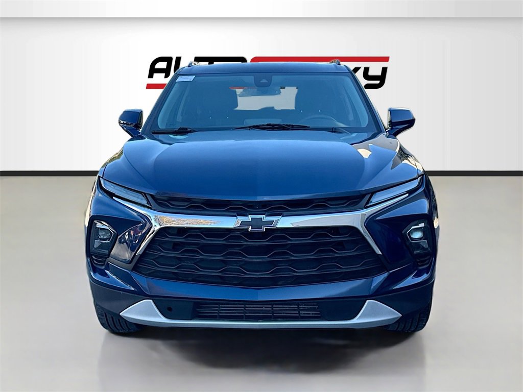 Used 2023 Chevrolet Blazer LT w/ Convenience Package image 2