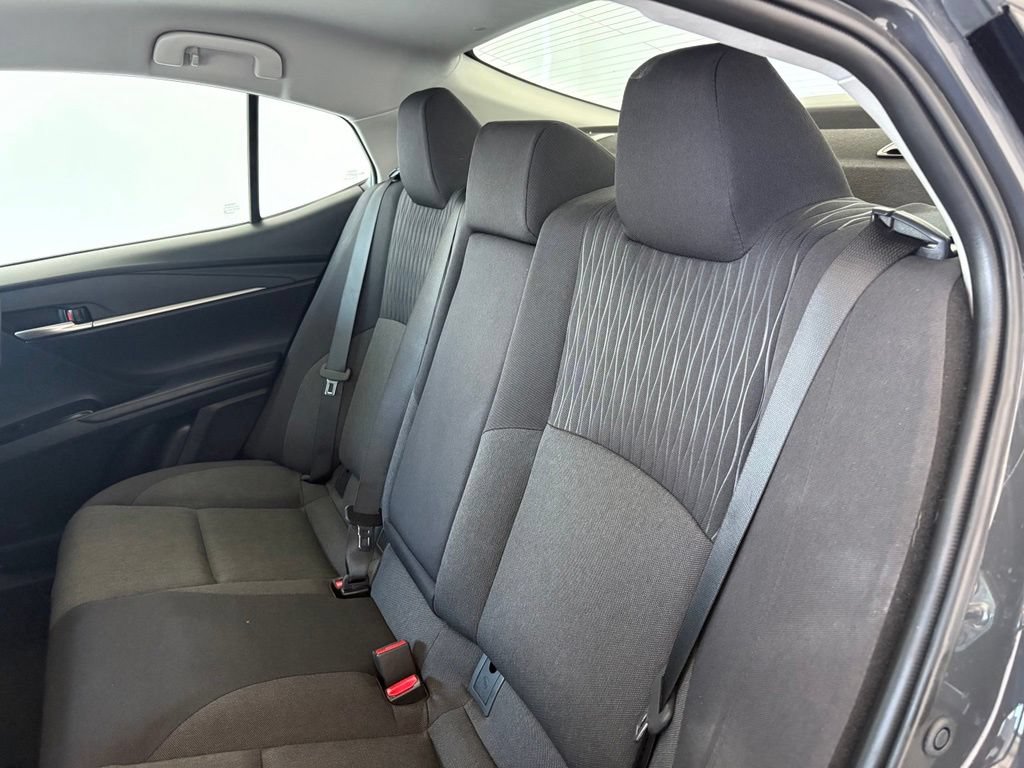 Used 2025 Toyota Camry LE FWD image 30