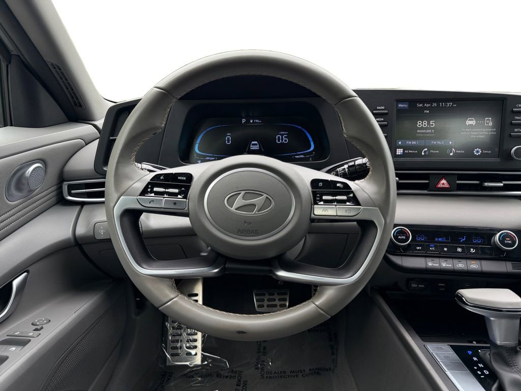 Certified 2025 Hyundai Elantra Sport FWD image 12