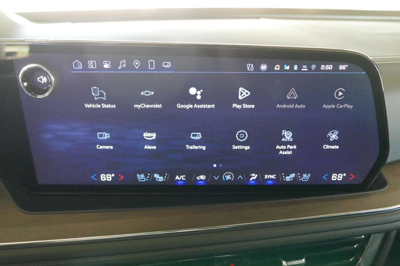 Used 2025 Chevrolet Suburban High Country image 36